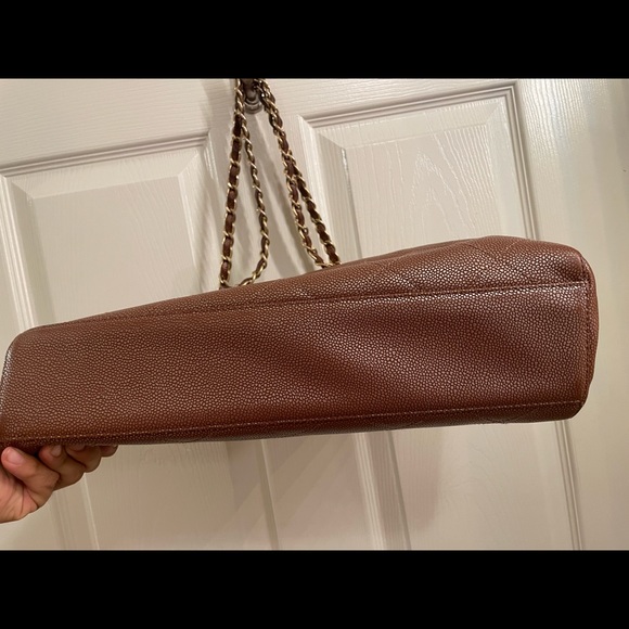 VINTAGE AUTHENTIC CHANEL CAVIAR IRIDESCENT TOTE - Picture 6 of 13